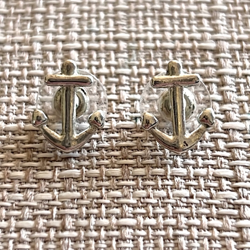 NWOT United Monograms Silver Anchor Earrings